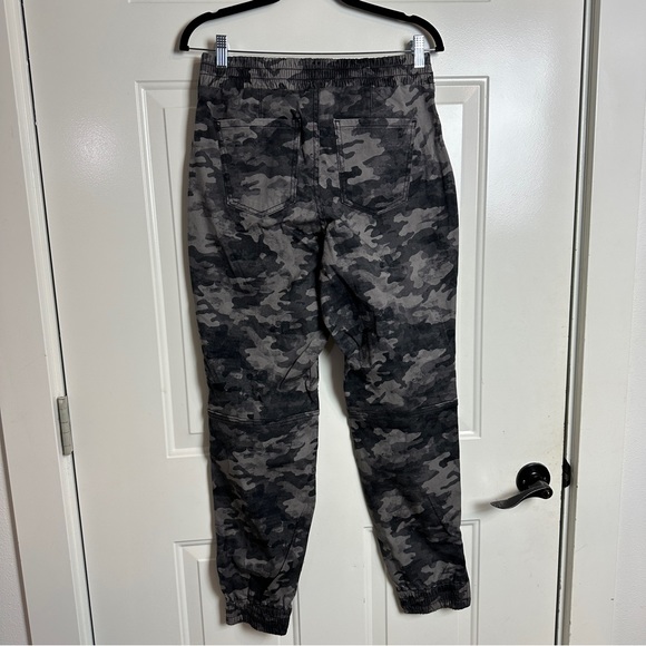 SPANX stretch Twill camo jogger pants NWT size large - Picture 9 of 10
